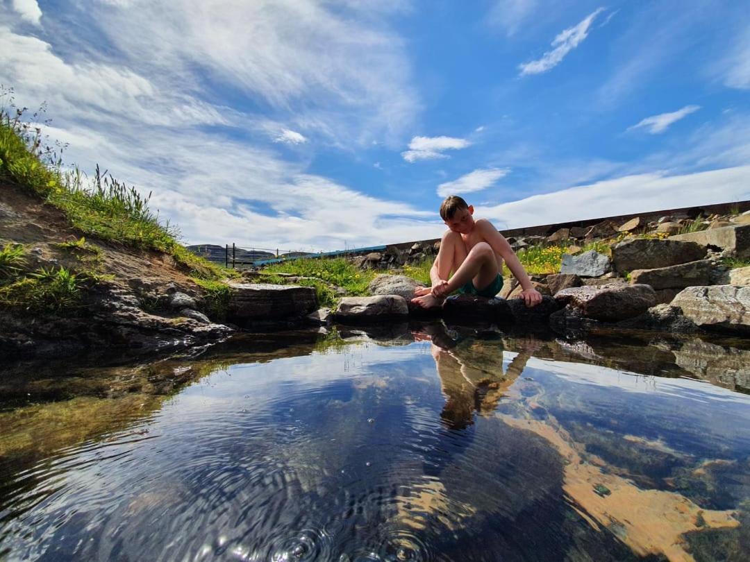 Hotel Laugarholl With Natural Hot Spring Holmavik Esterno foto