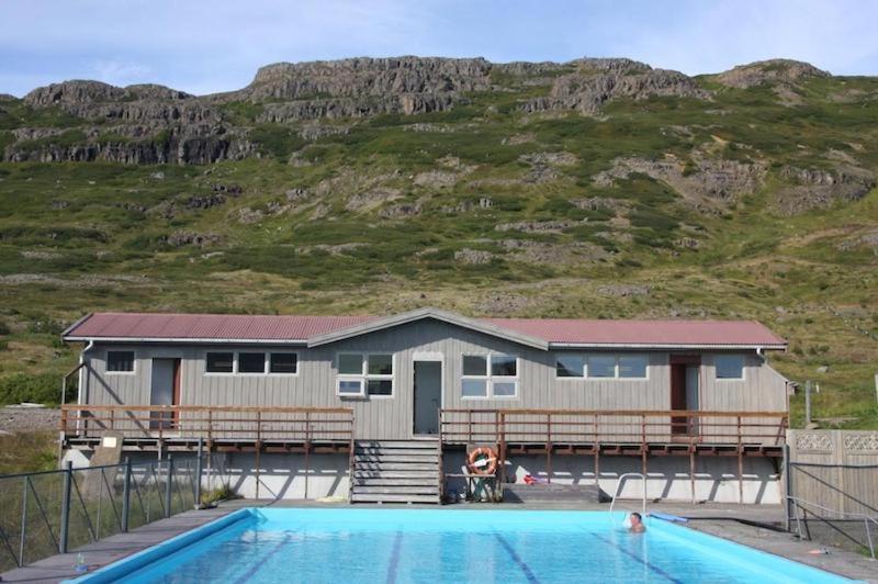Hotel Laugarholl With Natural Hot Spring Holmavik Esterno foto