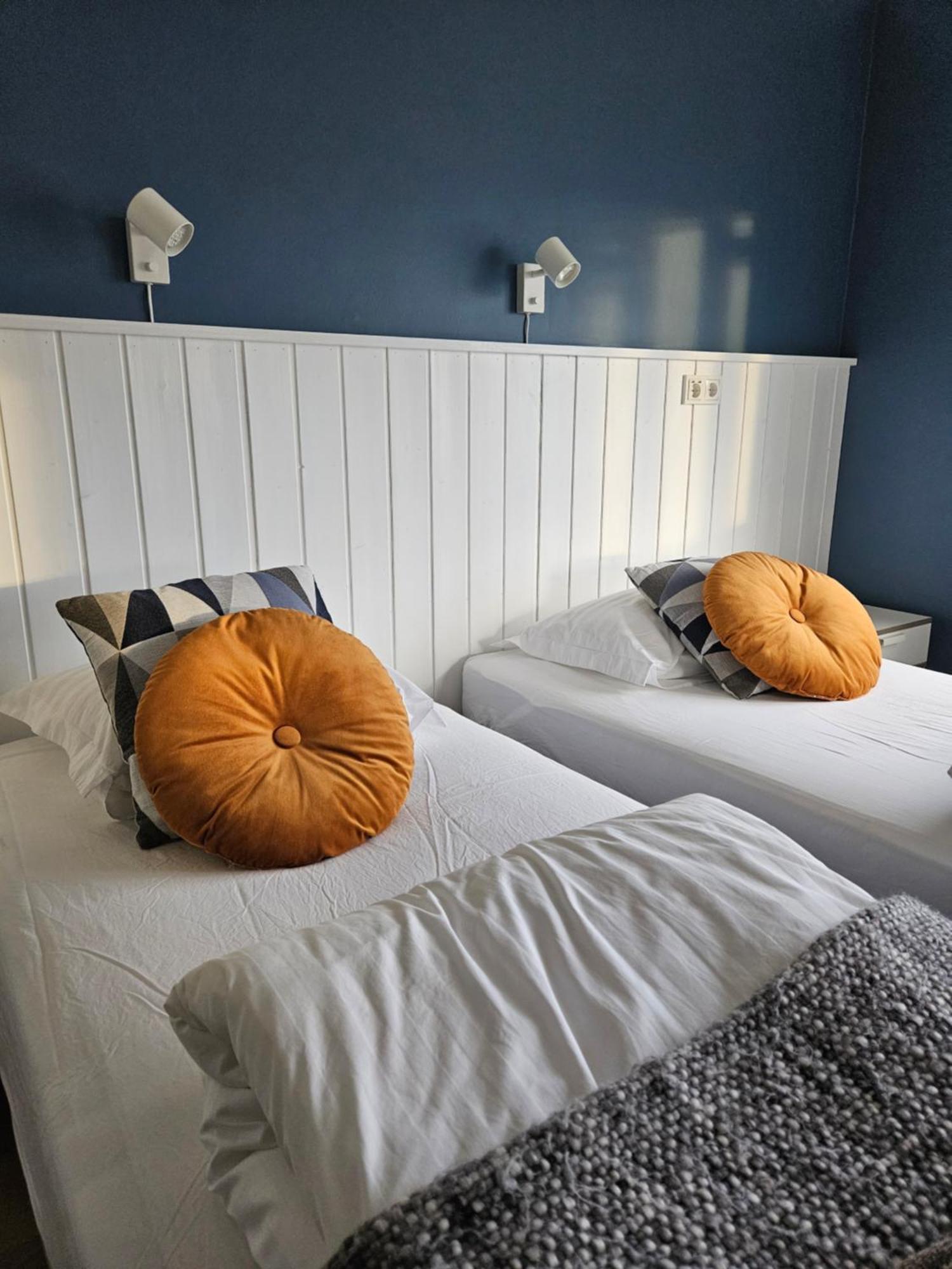 Hotel Laugarholl With Natural Hot Spring Holmavik Esterno foto
